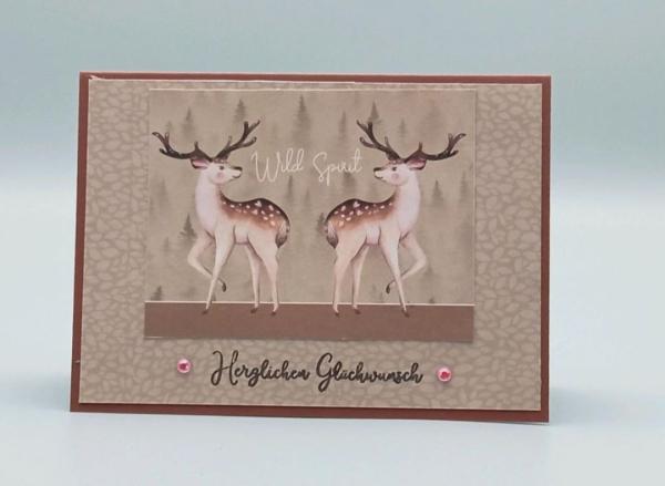 Handgemachte Grußkarte "Wilder Gruß - Hirsche im Wald"